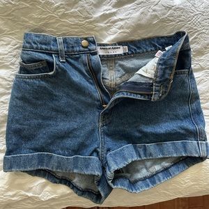 AMERICAN APPAREL Jean shorts size 28, but fit smaller in my opinion.